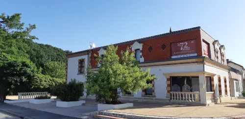Le 72 Watt Hotels in Prayssac