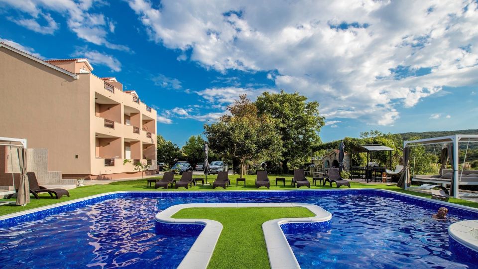 Apartments Villa Subic