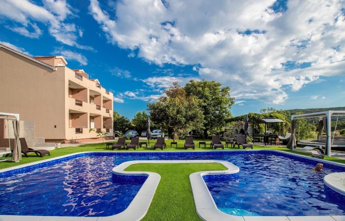Apartments Villa Subic