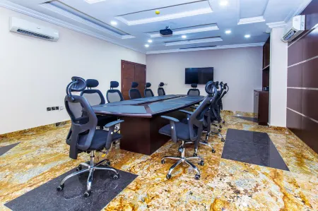 Joygate Hotel & Suites