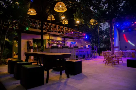 River Nest Hostel Отели рядом с достопримечательностью «Wat Traeuy Kaoh»