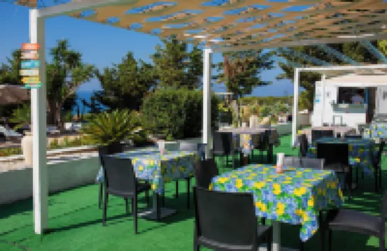 皮特拉的法爾科 帕爾馬-迪蒙泰基亞羅酒店