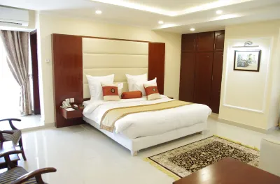 Heaven Hotel Hoteles en Lahore