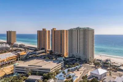 Beautiful Condo on the Beach, Unit 1708 Hotels in Sunnyside
