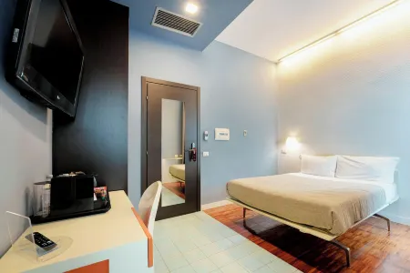 Attico Partenopeo Отели рядом с достопримечательностью «Via Caracciolo e Lungomare di Napoli»