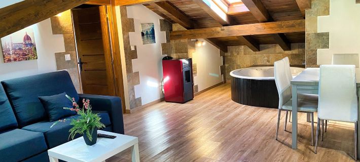 Apartamentos Spa Casco Histórico de Isla Hotels in Transmiera