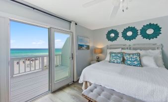 On the Beach - 2 Br Townhouse by RedAwning
