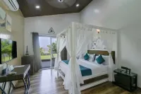 Elegant Waterfront Resort Hotels in Waki Tarf Wada
