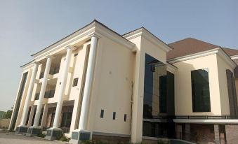 Global Luxury Suites