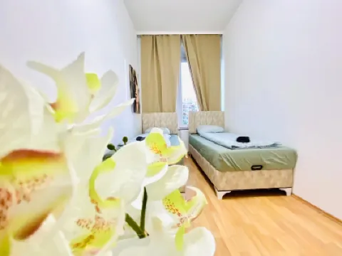 Rooms in Cozy 4BR Shared Apt Central Hotels in der Nähe von Silberkammer Kalksburg