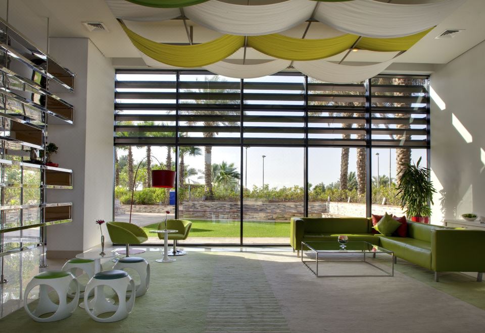 파크 인 바이 래디슨 야스 아일랜드의 로비 이미지