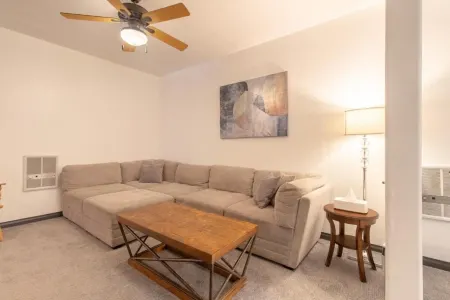 7 Guests 2Br 2BA Pool Hot Tub & Game Room at Cbl Отели рядом с достопримечательностью «Брайан Хед Резорт»