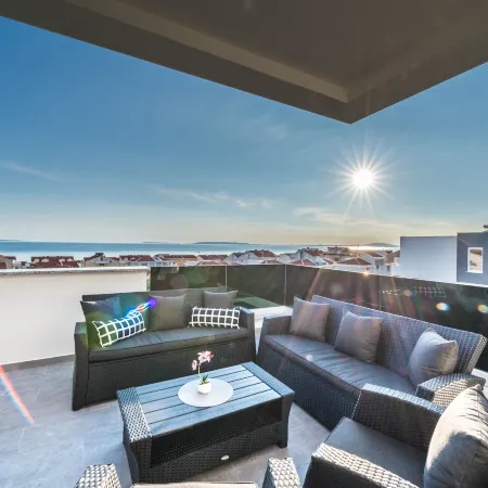 Villa Magnifica Penthouse with Jacuzzi