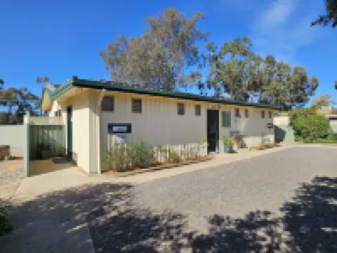 Hay Caravan Park Hotels in Hay