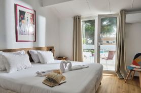 모나리자 로열 호텔