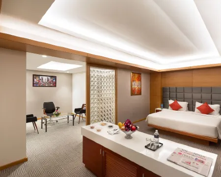 CJ Pallazzio,Salem โรงแรมในเซเลม