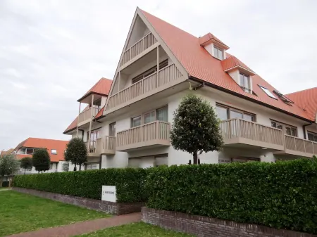 Apartment in Nieuwpoort with Terrace