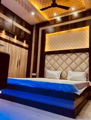 THE ROYAL HOTEL Hotels in 