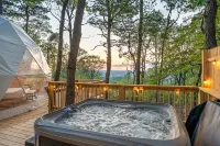 Secluded Mountain Retreat with Hot Tub, Fire Pit Hotels in Hampshire County