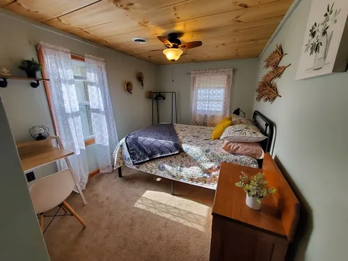 Pergola Place - Lake Access, 2 Bedroom, Sleeps 5, Pet Friendly