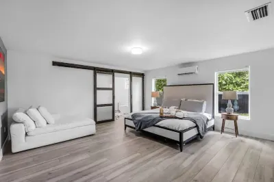 Peaceful Miami Villa/Heated Pool Hotel dekat Florida International University
