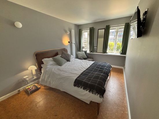 Charming 1 Bed Flat with Extra Study and Sofabed