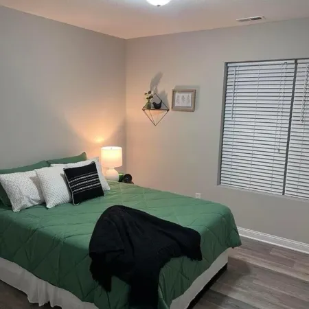 Cozy 2-bedroom apartment located next to St. Mary's Hospital!