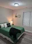 Cozy 2-bedroom apartment located next to St. Mary's Hospital! Hotels near Harris Riverfront Park