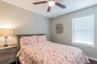 Lone Star Haven for 8 Hotels in Burleson