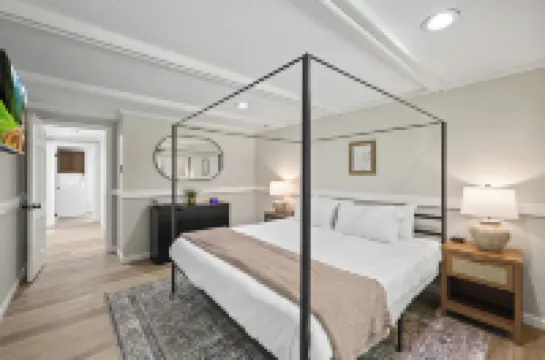 The Woodland Haven - Secluded 3 bed, 2 bath, and Hot Tub!