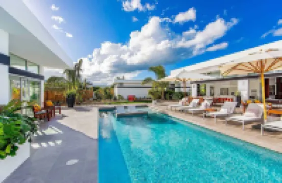 Oceanside Vacation Villa with Private Pool and Resort Amenities V10