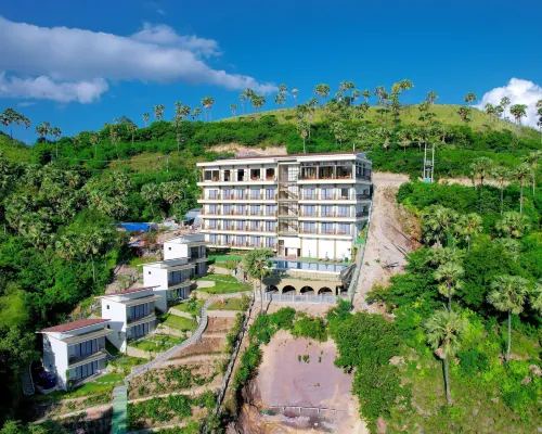 Flamingo Bajo Waecicu Hotels in Komodo