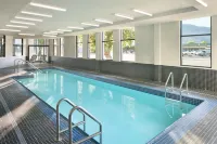 Four Points by Sheraton Penticton at the Convention Centre Отели в г. Пентиктон
