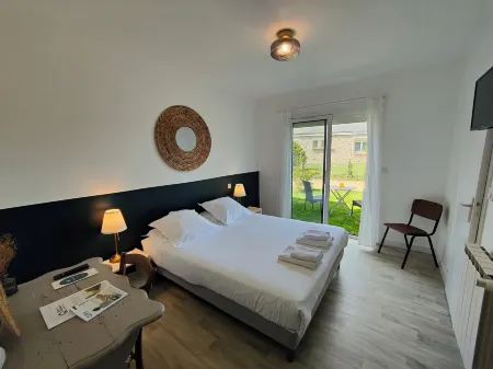 Hôtel Restaurant la Voile Bleue Отели в г. Эрдеван