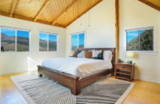 Red Cliff Chalet, Cozy 2BD guesthouse, AC, Close to town, hot springs, skiing
