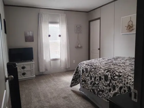 Roomy 3-bedroom horse ranchette with hiking/biking trails. Noccalula & Gadsden Hotels in Etowah County