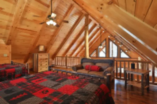 Almost Heaven Cabin at Trickle Creek in Hocking Hills