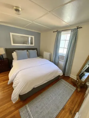 STAY IN THE HEART OF NEWPORT!!