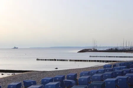 Sunny, east and south situated comfortable 4-room apartment.