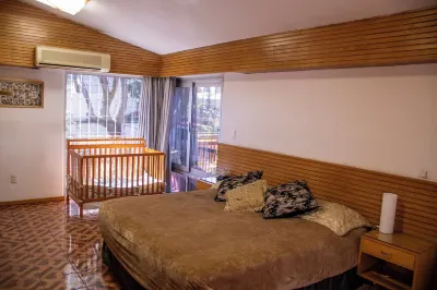 House in Coyoacan ideal for groups and families! Hotels near el señor de sipan
