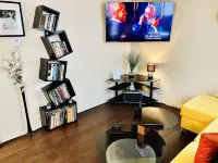 Modern, Clean and Homey APT by the Beach!