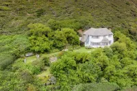 THATCHWAYS - Stunning traditional cottage overlooking the beach