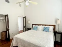 East End Paradise Villas 4Bd3.5B-Private Beach-On the Water-w/ Sea Level Studio