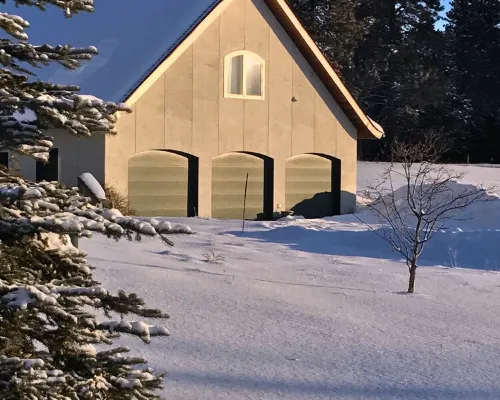 Guest house, Proctor Studios, at Stepping Stone Retreat Hotels in Bigfork