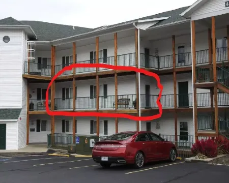 Welcome to our condo on the Lake! 拉塞爾酒店