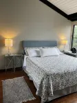 The Mermaid Loft. Walk to restaurants, shops, the beach and the Ironman course.