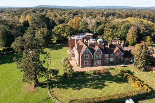 Comfortable and Spacious - Guest Room 7 Hotels in Cranleigh