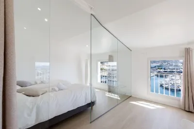 3 Pieces 2 bedrooms 4 pers Vieux port vue Mer Panoramique Face au Palais Hotels in Palais des Festivals - Old Port