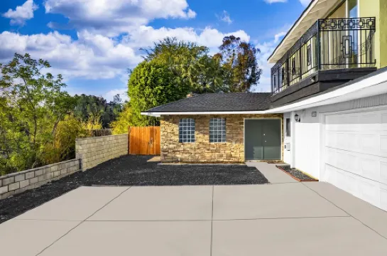 Pool Villa 4B3B - Double Master Suites - 2 FREE parking - BBQ/ Hockey/ Yard