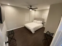 JackPotz BNB- Cozy Modern Bungalow, 5 min. to Two Kings and More!